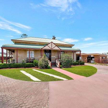 Warwick Settlers Inn Экстерьер фото