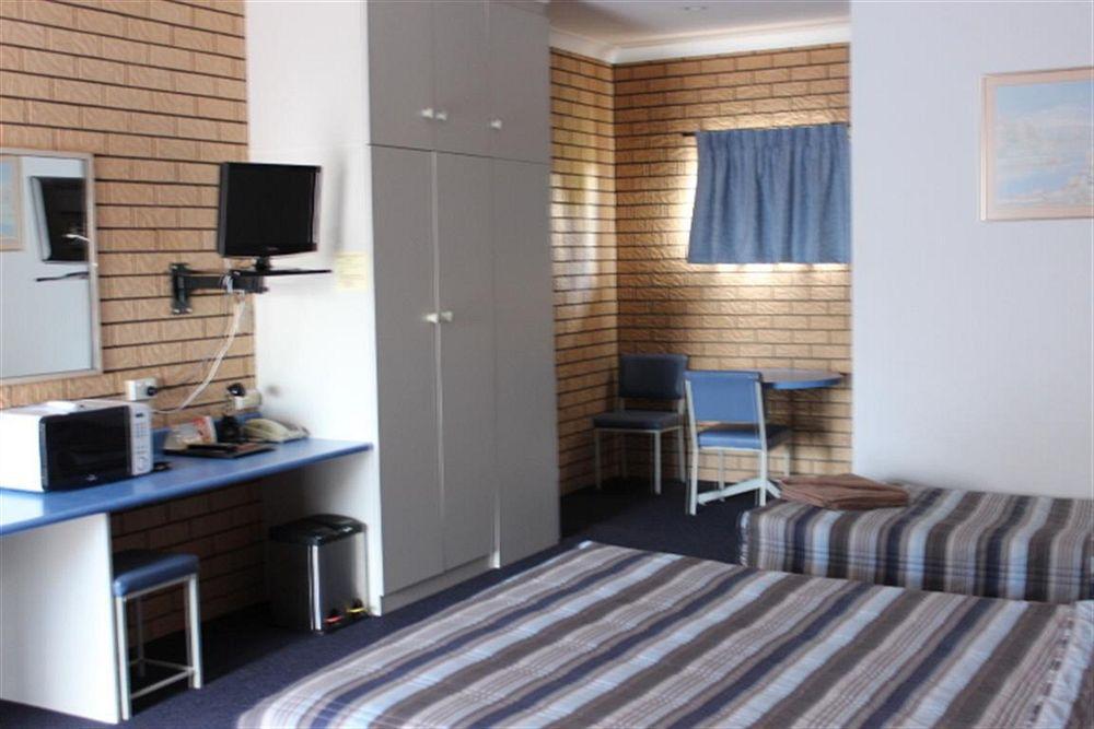 Warwick Settlers Inn Экстерьер фото
