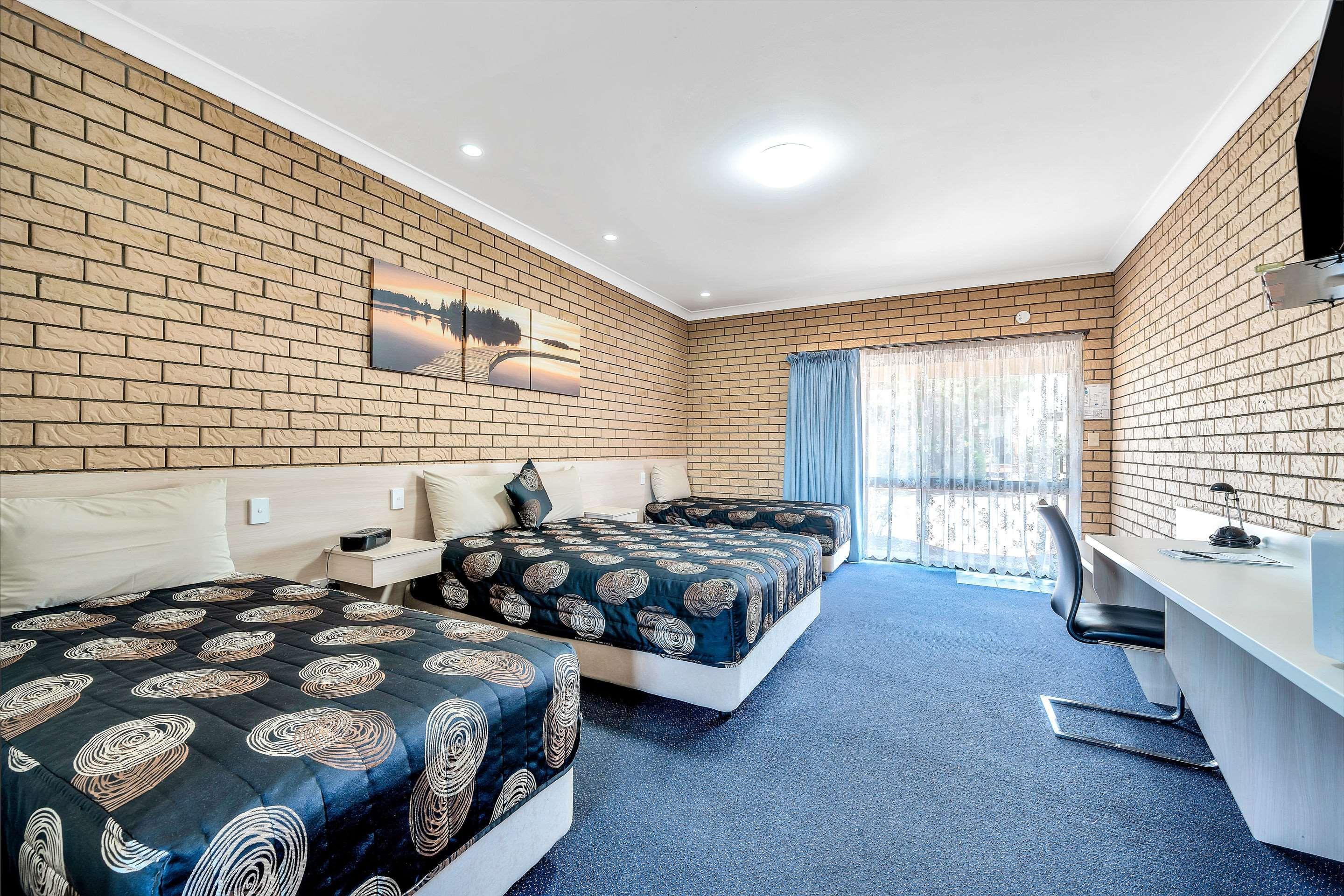 Warwick Settlers Inn Экстерьер фото