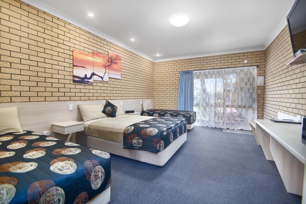 Warwick Settlers Inn Экстерьер фото