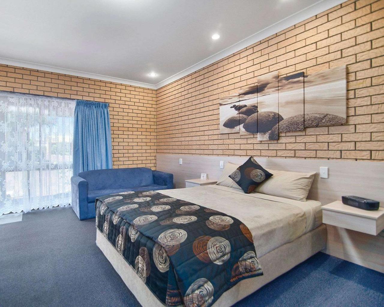 Warwick Settlers Inn Экстерьер фото